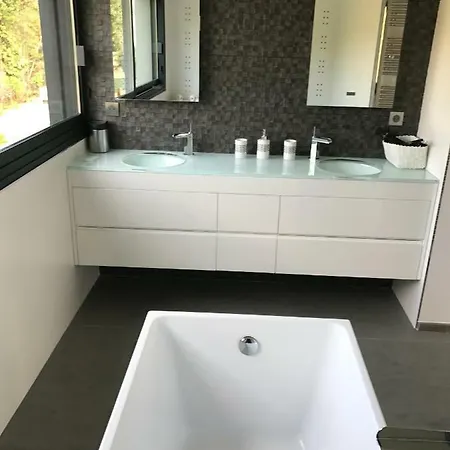 D'exception, Piscine, Vue Mer, A 100m * Ajaccio (Corsica)