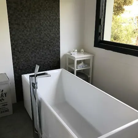 D'exception, Piscine, Vue Mer, à 100m * Ajaccio (Corsica)