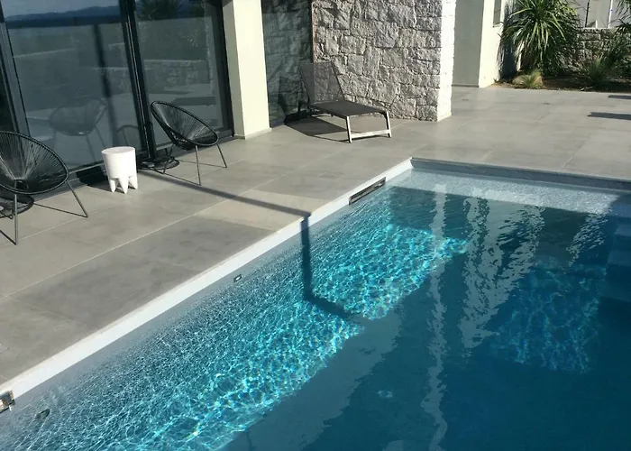 D'exception, Piscine, Vue Mer, A 100m * Ajaccio (Corsica)